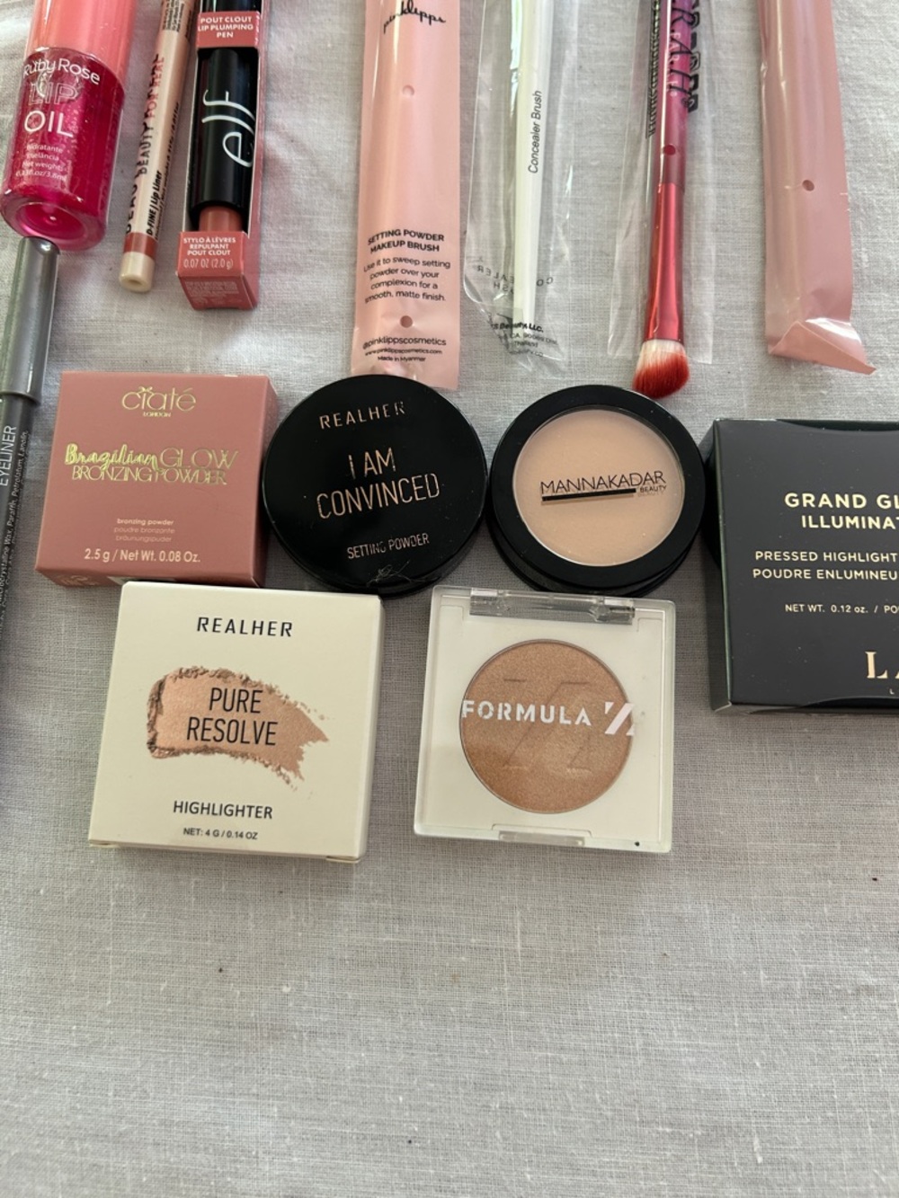 Ipsy 4 New Cosmetic Pouches with 10 sample products & 4 makeup brushes; Unused! - Picture 14 of 16